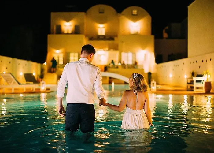 Aeolis Santorini Nyaraló Perísza