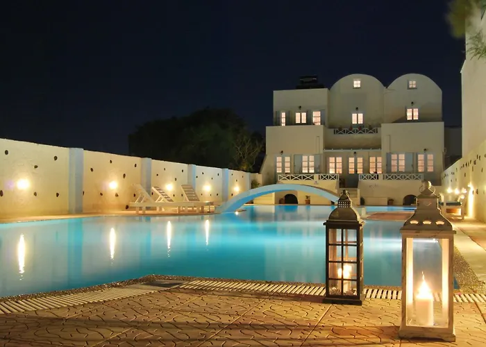 Aeolis Santorini Nyaraló Perísza