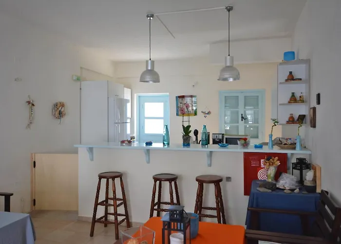 Aeolis Santorini * Perísza