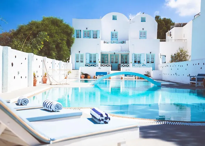 Nyaraló Aeolis Santorini Perísza