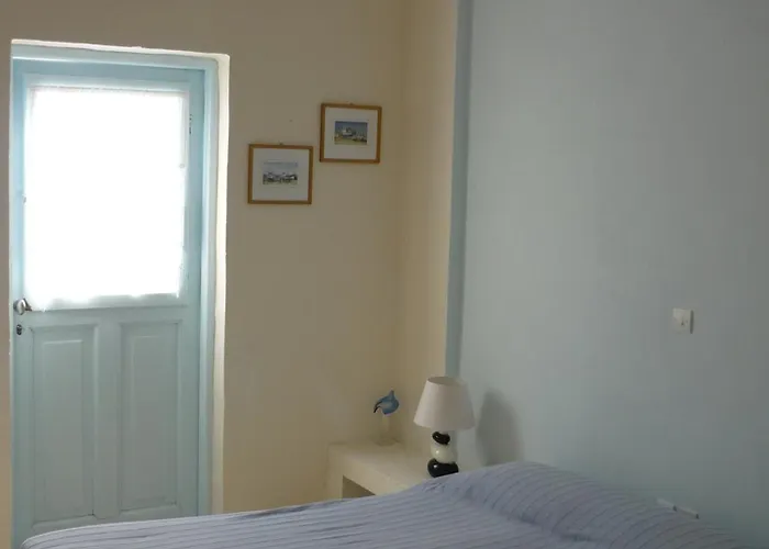 Aeolis Santorini Perísza