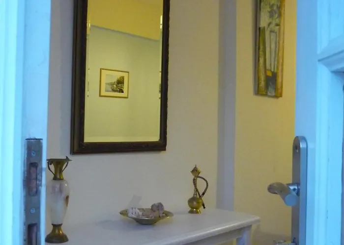 Aeolis Santorini Perissa (Santorini)