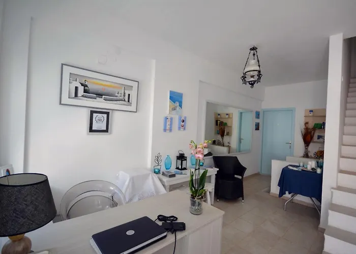 Aeolis Santorini * Perissa (Santorini)