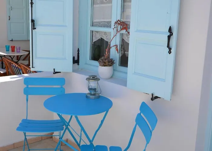 Aeolis Santorini Perissa (Santorini)